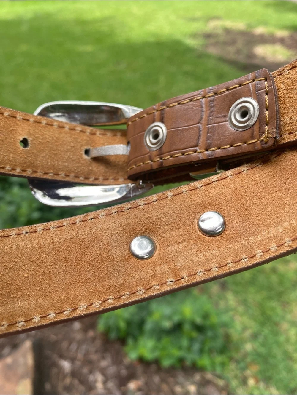 Crocodile Embossed Leather Belt with 3 piece Buckle, Keeper & Tip with 3 Conchos